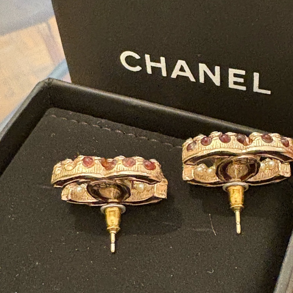 Vintage Chanel coco mark gold plated stud earring with faux pearls with box - Picture 5 of 12